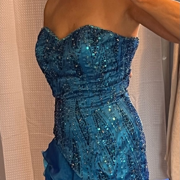 Ball Gown/prom dress - Picture 7 of 7